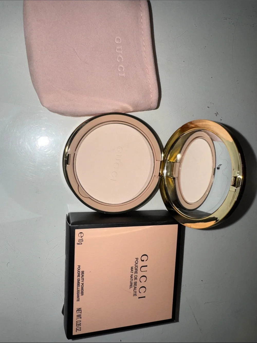 Gucci Compact Matte Setting Powder – Pale Pink & Gold Case